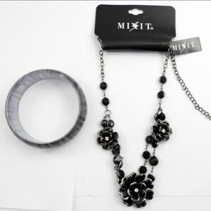 FASHION NECKLACE AND BANGLE SET Silver Tone Black Beaded
